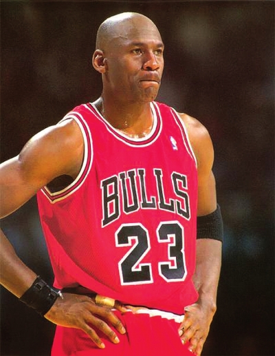 nba手机壁纸 乔丹_乔丹壁纸高清手机壁纸动态_乔丹壁纸手机超清全屏
