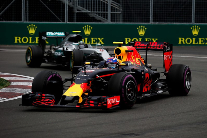 2024f1加拿大站-2024加拿大站赛车：挑战极限，谁将笑到最后？