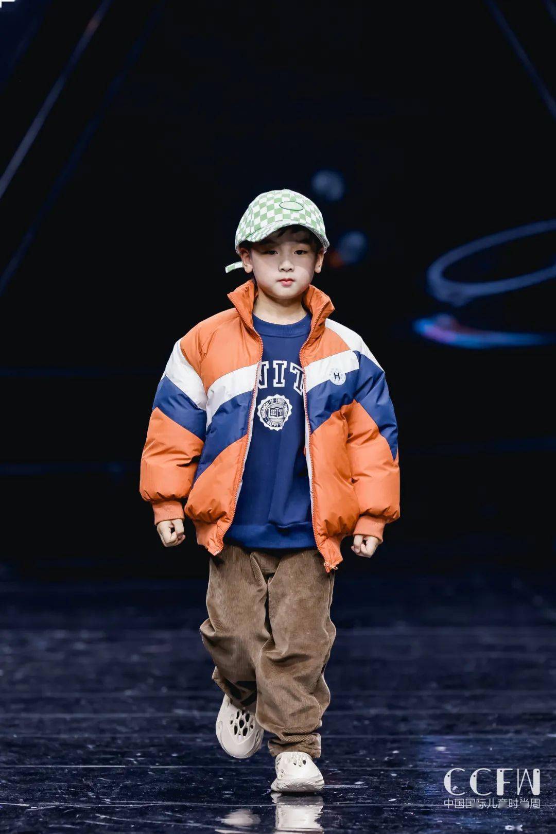 小孩玩的穿衣服游戏_小孩穿衣服玩游戏怎么办_小孩穿衣服玩游戏好吗