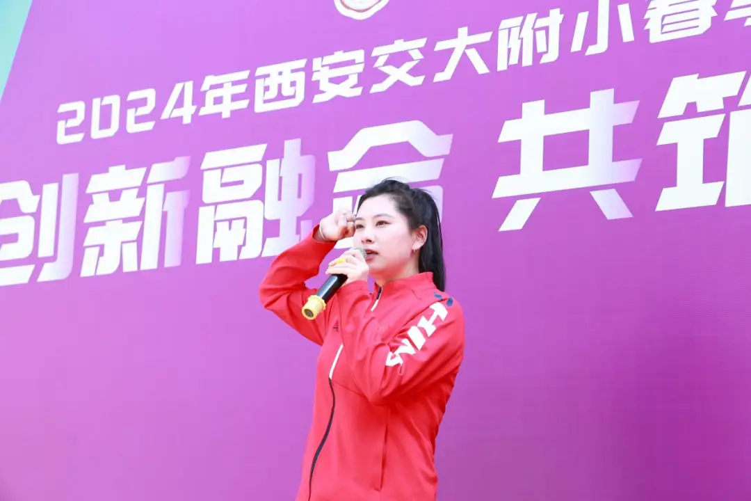 最胸美女台球裁判_最美女裁判台球_世界台球美女裁判