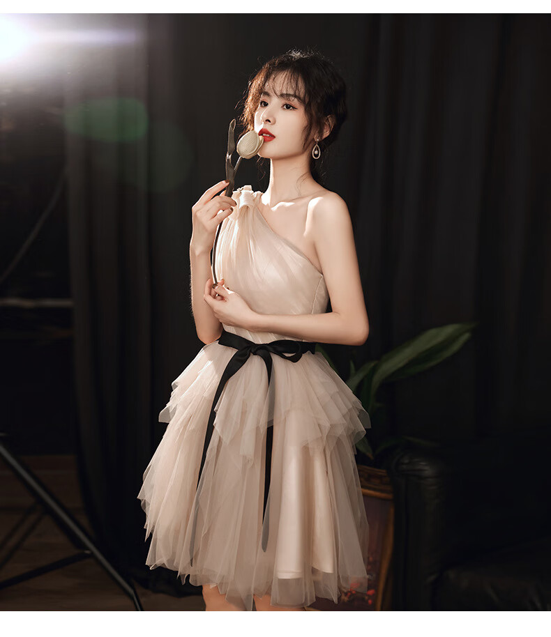 小礼服发型_礼服发型小女孩_礼服发型教程视频